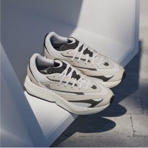 Adidas Lightblaze Shoes